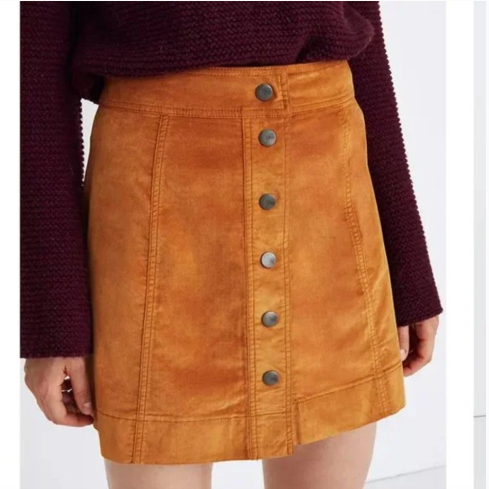 Madewell Suede Button-Front Mini Skirt in Camel